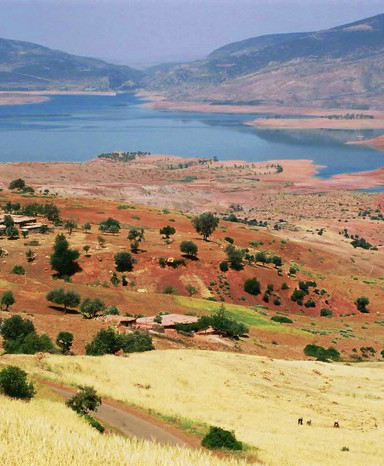 Location de voiture à Marrakech pour aller au lac Bin el Ouidane